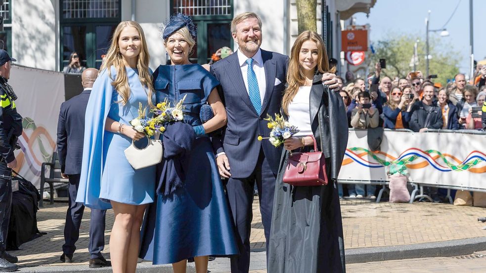 Prinzessin Amalia, Königin Maxima, König Willem-Alexander und Prinzessin Alexia feiern in Doetinchem. Foto: Sem Van Der Wal/ANP/dpa