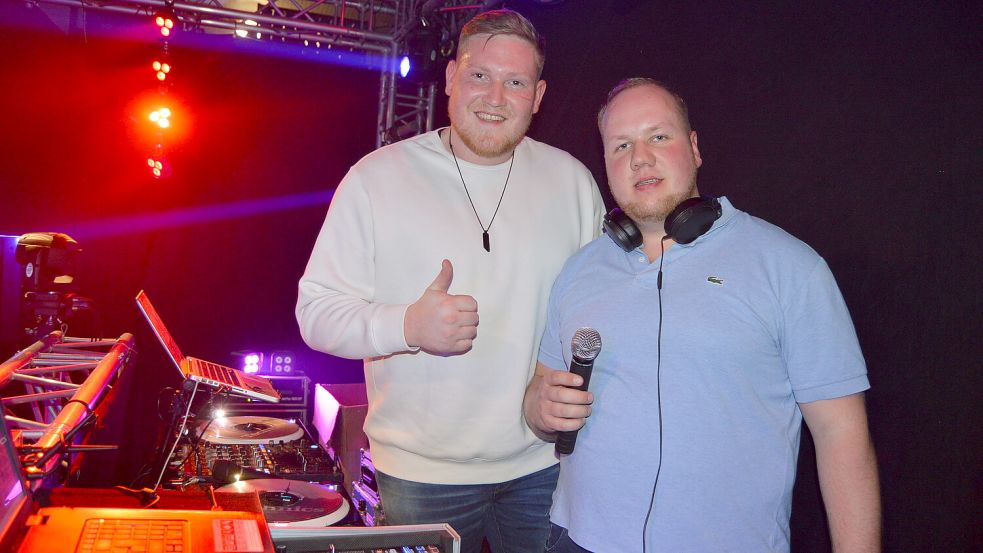 Das MusikTeam „DJ Tim (links) und DJ Ulli“ ist bei der "Nacht der Nächte". Foto: Weers