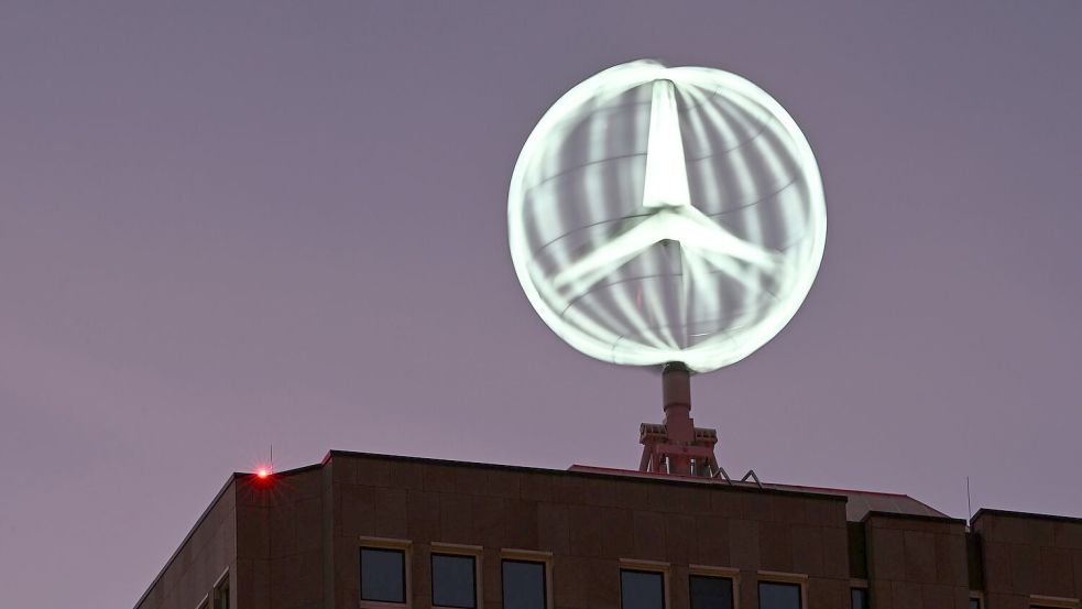 Der Mercedes-Gewinn ist im ersten Quartal weiter abgesackt. (Archivbild) Foto: Bernd Weißbrod/dpa