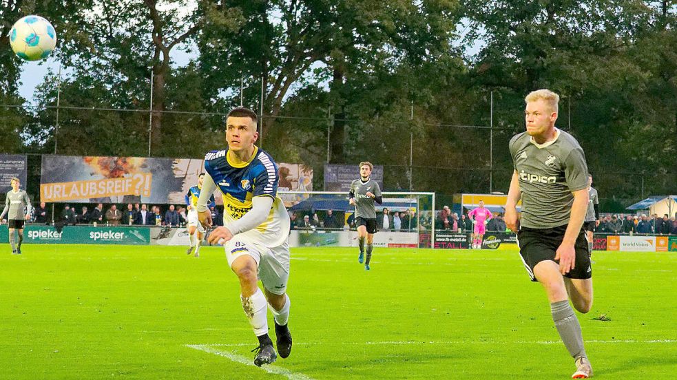 Den Ball stets im Blick: Jordan Hüsgen traf sehenswert gegen Ihrhove II. Archivfoto: Lohmann