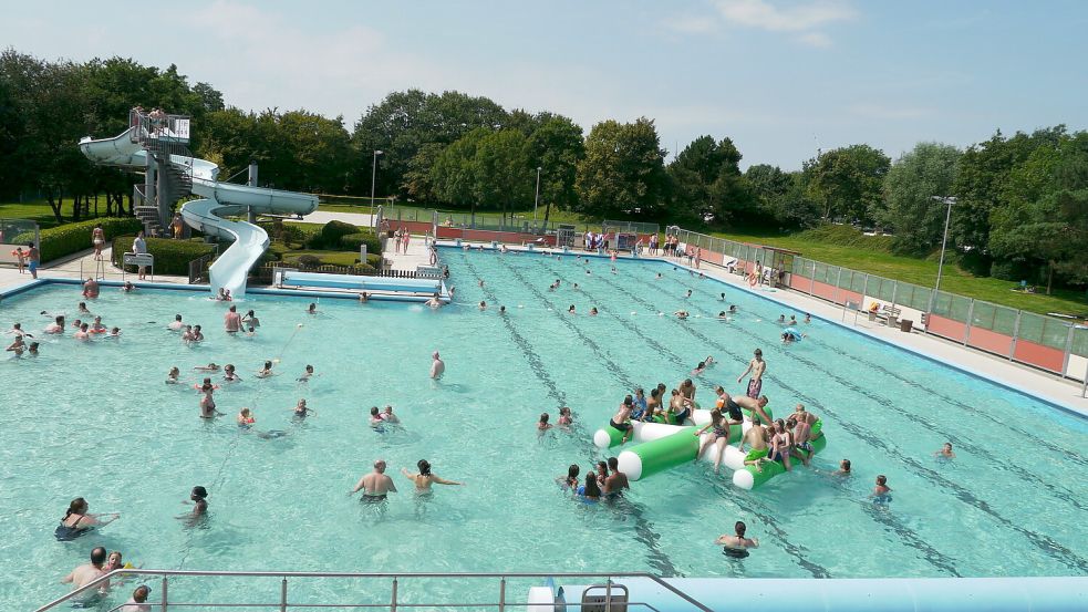 Im Friesenbad kam es am Donnerstag zu einem Vorfall. Ein Kind musste reanimiert werden. Foto: Archiv