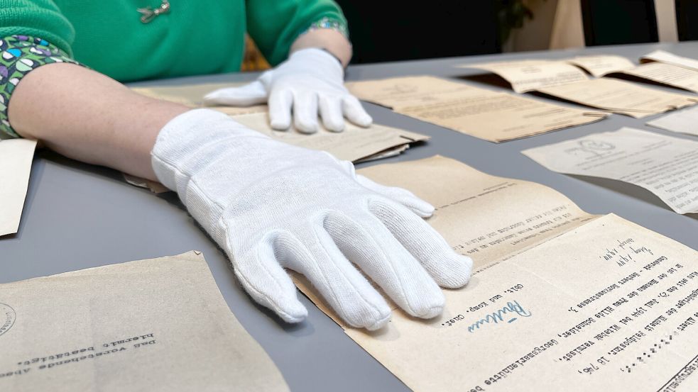 Mal tröstende, mal trockene Worte: Ein Brief musste ausreichen, um die Angehörigen über das Schicksal der in den Krieg gezogenen Soldaten zu informieren. Foto: Finja Jaquet