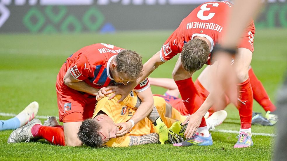 Kevin Müller musste lange behandelt werden. Foto: Harry Langer/dpa