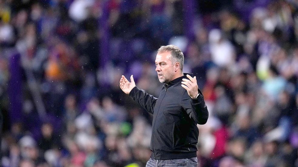 Barcelonas Trainer Hansi Flick wird gegen Inter und Real auf ter Stegen verzichten. Foto: Manu Fernandez/AP/dpa