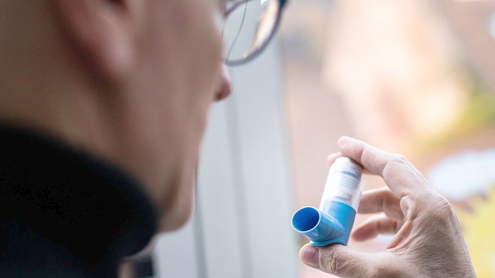 Asthma kann in jedem Alter erstmals auftreten. (Archivbild) Foto: Philipp von Ditfurth/dpa