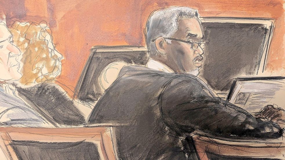 Zum Prozessauftakt trug Sean Combs eine Lesebrille und schlichte Kleidung, nachdem der Richter ihm zuvor ausdrücklich genehmigt hatte, nicht in Gefängniskleidung erscheinen zu müssen. Foto: Elizabeth Williams/FR142054 AP/AP/dpa