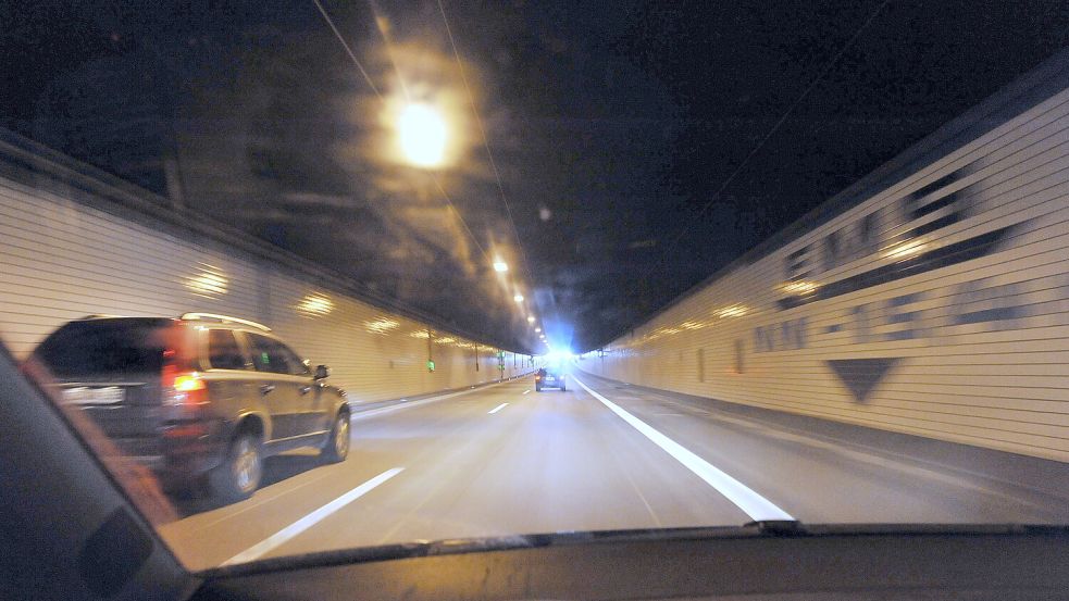 Im Emstunnel muss am Dienstag langsamer gefahren werden. Foto: Archiv