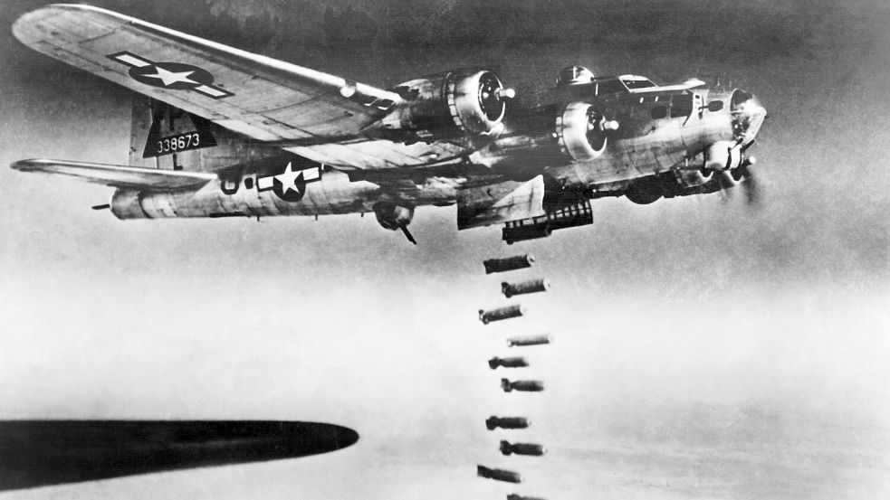 Charlie Lester Brown war mit einer B 17 Flying Fortress unterwegs, eine „fliegende Festung“ mit zehn-Mann-Besatzung. Foto: IMAGO/GRANGER Historical Picture Archive