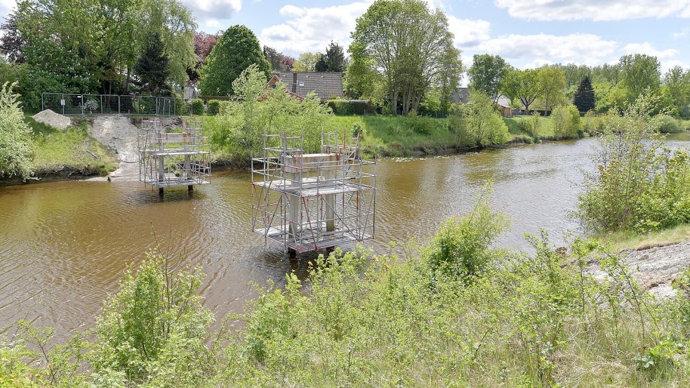 Die Fußgängerbrücke zwischen Ilmenaustraße und Zentrum wurde abgebaut – sie wird neu gebaut. Diese Verbindung ist momentan also auch unterbrochen. Foto: Klaus Ortgies