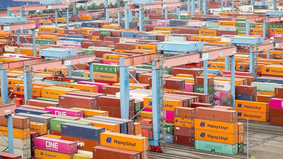 Die deutschen Exporte sind im März erneut gestiegen - doch Trumps Zölle trüben die Aussichten (Archivbild) Foto: Christian Charisius/dpa