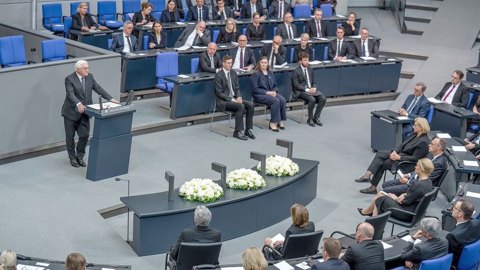 80 Jahre nach Kriegsende: Bundespräsident Steinmeier ruft zum Festhalten an den Lehren aus der NS-Diktatur auf. Foto: Michael Kappeler/dpa