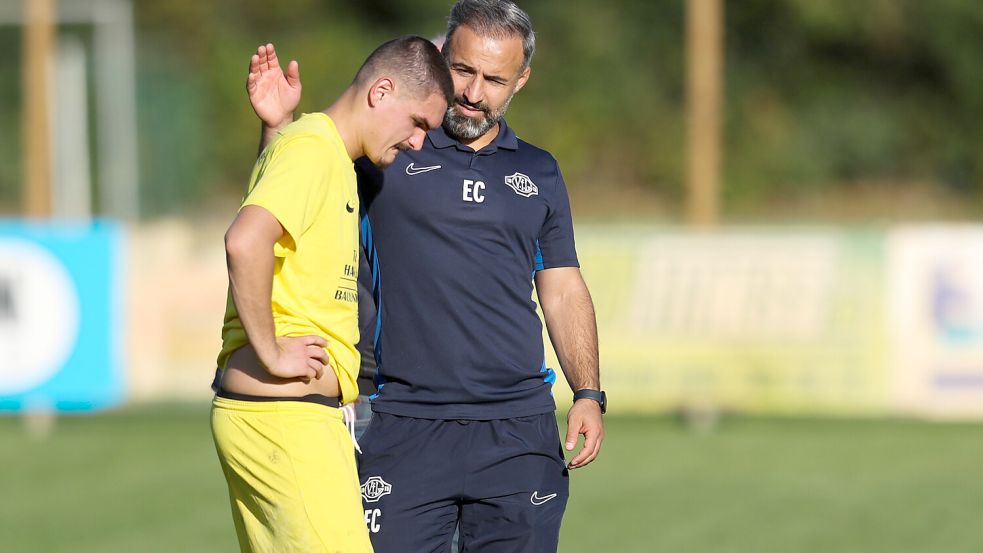 Wen kann Erhan Colak von einem Verbleib überzeugen, wer geht? In einigen Tagen hofft der Trainer und Sportliche Leiter mehr sagen zu können. Foto: Doden/Emden