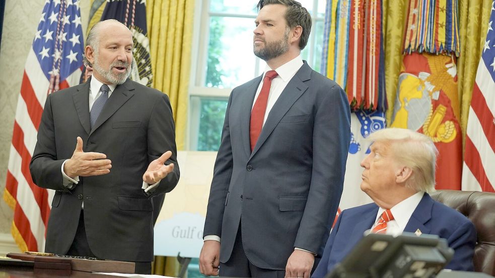 US-Präsident Donald Trump hat den Handelspakt mit Großbritannien als Erfolg seiner Zollpolitik angepriesen. Foto: Evan Vucci/AP/dpa