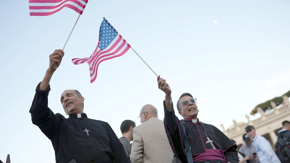 Zum ersten Mal ist ein US-Amerikaner Oberhaupt der katholischen Kirche. Foto: Francisco Seco/AP/dpa