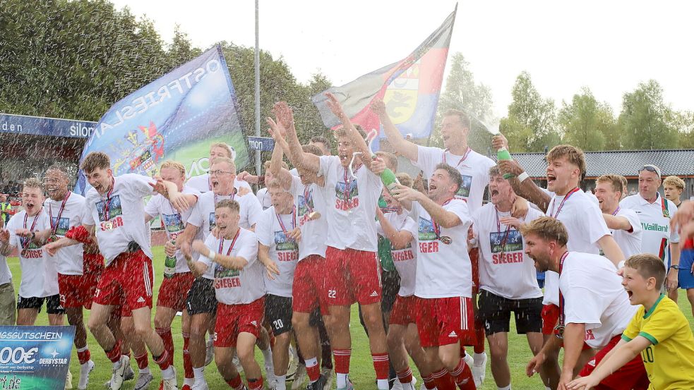 Im Juli gewann der TuS Pewsum den Ostfriesland-Cup. Foto: Gronewold