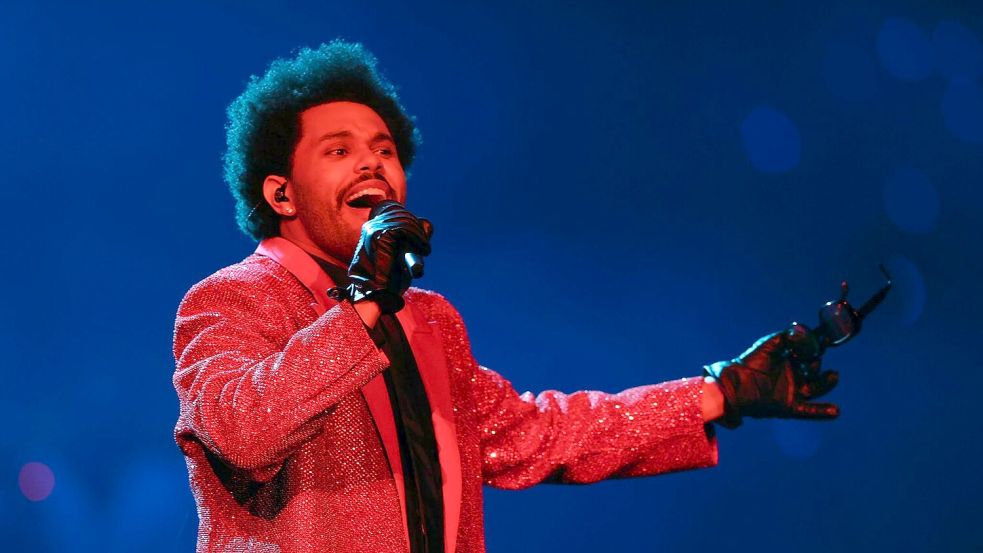The Weeknd ist bald in einer Hauptrolle des Films „Hurry Up Tomorrow“ zu sehen. (Archivbild) Foto: Chris Carlson/AP/dpa