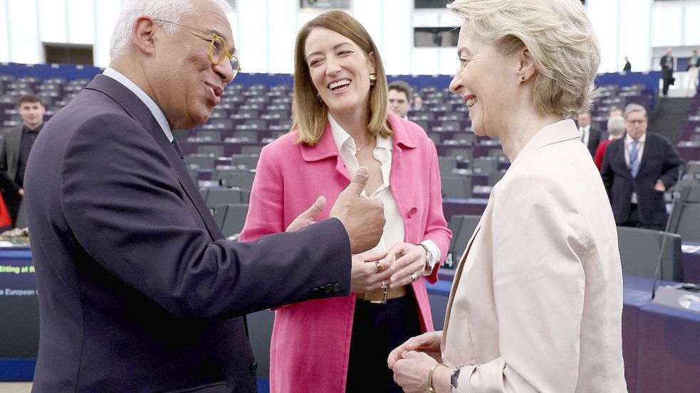 Zu dritt 200 Kilometer im Charter-Jet: Costa, Metsola und von der Leyen. Foto: Frederick Florin/AFP/dpa