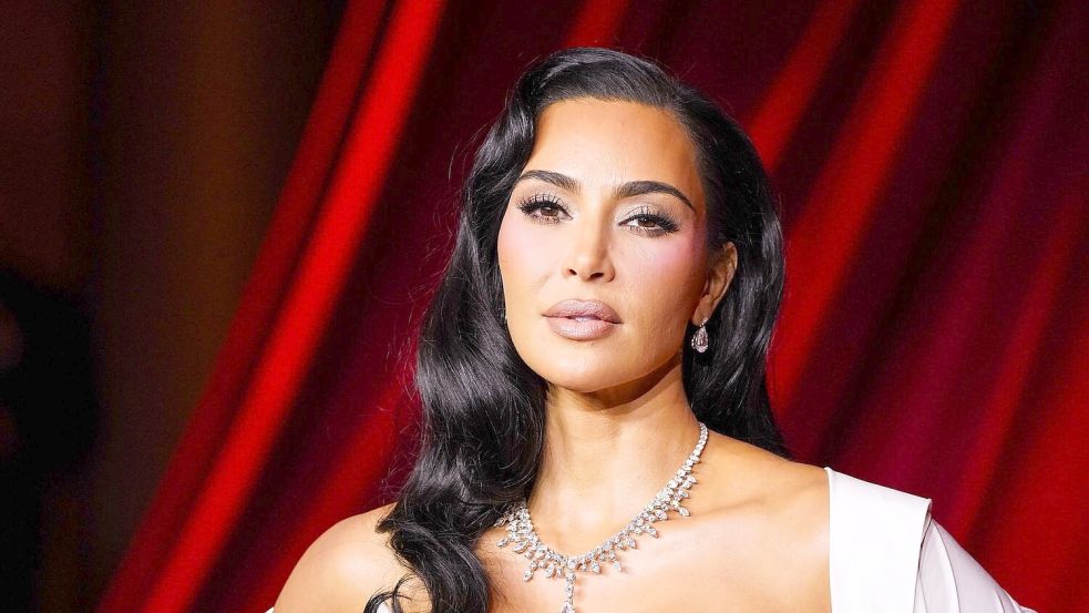 Vor Gericht in Paris wird Kim Kardashian den Männern gegenüberstehen, die nach Überzeugung der Anklage für den Überfall auf sie in einem Pariser Hotel 2016 verantwortlich sind. (Archivbild) Foto: Jordan Strauss/Invision/AP/dpa
