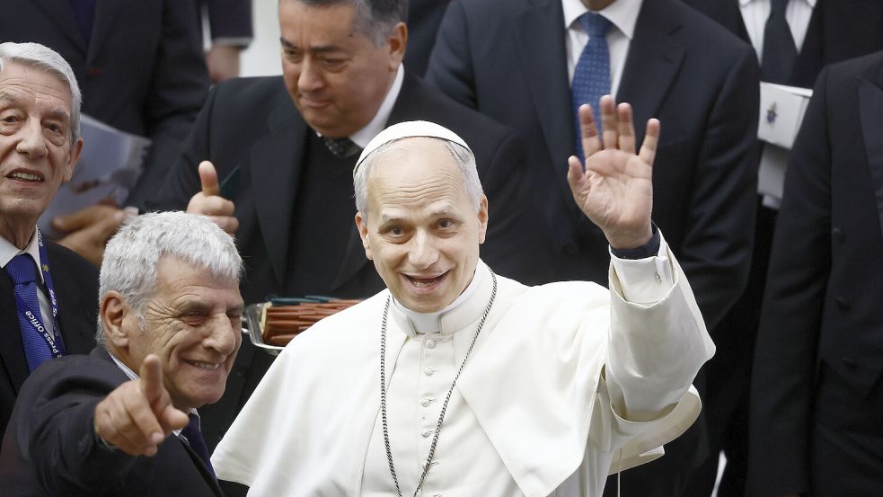 Erste Audienz im neuen Gewand: Papst Leo XIV. Wie er privat ist, erzählt sein Ex-Mitarbeiter im Interview. Foto: LaPresse via AP/Fabiano