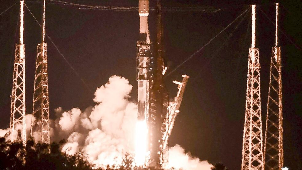 Weil es Verzögerungen bei einem europäischen Raketenprogramm gab, genehmigte die EU einen millionenschweren Auftrag für SpaceX. (Archivbild) Foto: Craig Bailey/Florida Today via AP/dpa