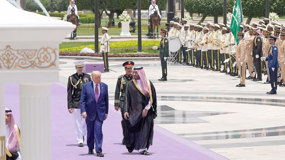 US-Präsident Trump wurde in Riad mit militärischen Ehren empfangen. Foto: Alex Brandon/AP/dpa