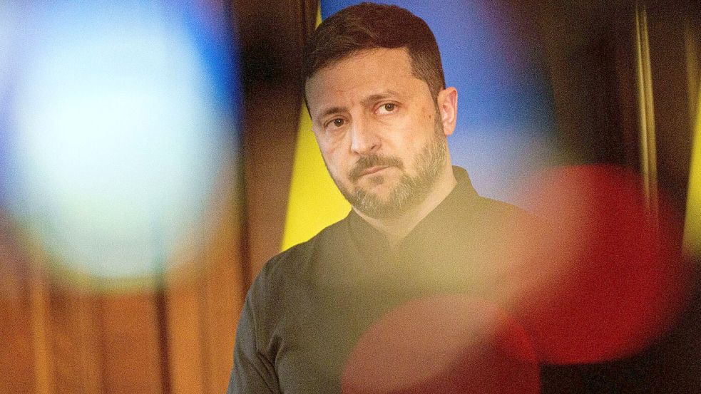 Kremlchef Putin habe den Krieg in der Ukraine begonnen, er müsse ihn auch beenden, fordert der ukrainische Präsident Selenskyj. Foto: Evgeniy Maloletka/AP/dpa