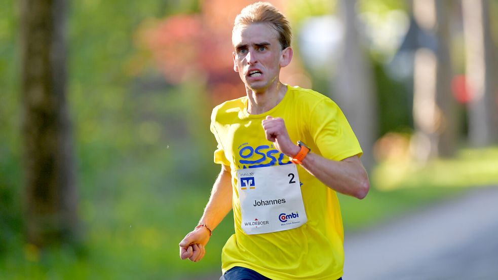 Johannes Wiltfang schreibt seine „knüppelharten“ Trainingspläne seit Jahren selbst. Foto: Klaus Ortgies