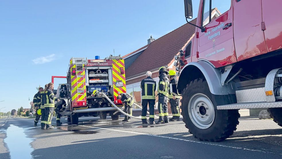 Die Feuerwehr Obenende rückte am frühen Dienstagabend zu einem Einsatz am Splitting aus. Foto: Christoph Assies