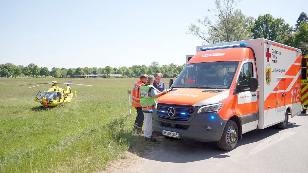 Ein Rettungshubschrauber brachte eine schwer verletzte Jugendliche in ein Krankenhaus. Foto: NWM-TV