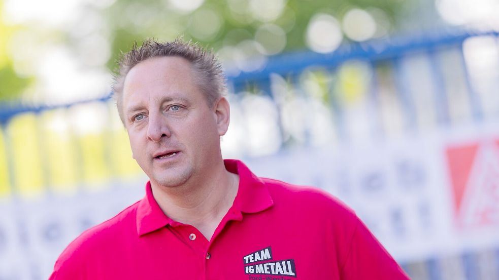 Betriebsrat Benjamin Gruschka ist zu weiteren Streiks bereit. Foto: Rolf Vennenbernd/dpa