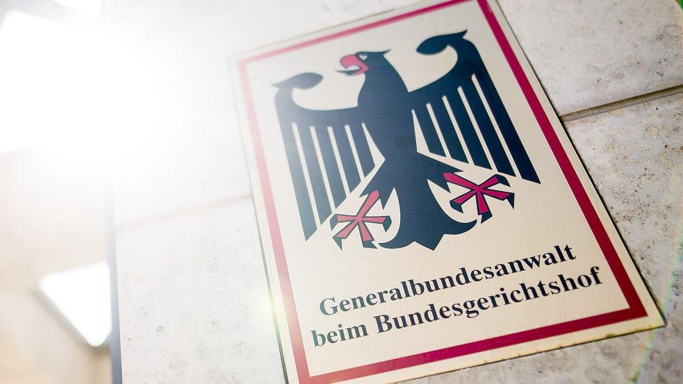 Die oberste deutsche Strafverfolgungsbehörde wirft den Männern Agententätigkeit vor. (Archivbild) Foto: Christoph Schmidt/dpa