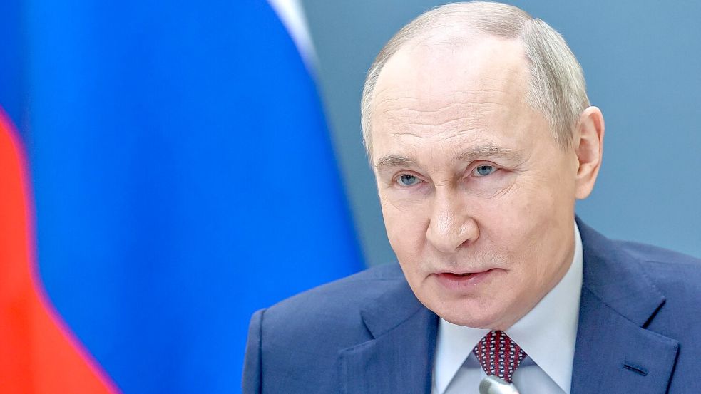 Kremlchef Putin lässt weiter die gesamte Welt auf sein Kommen warten. (Archivbild) Foto: Alexander Kazakov/Pool Sputnik Kremlin/AP/dpa