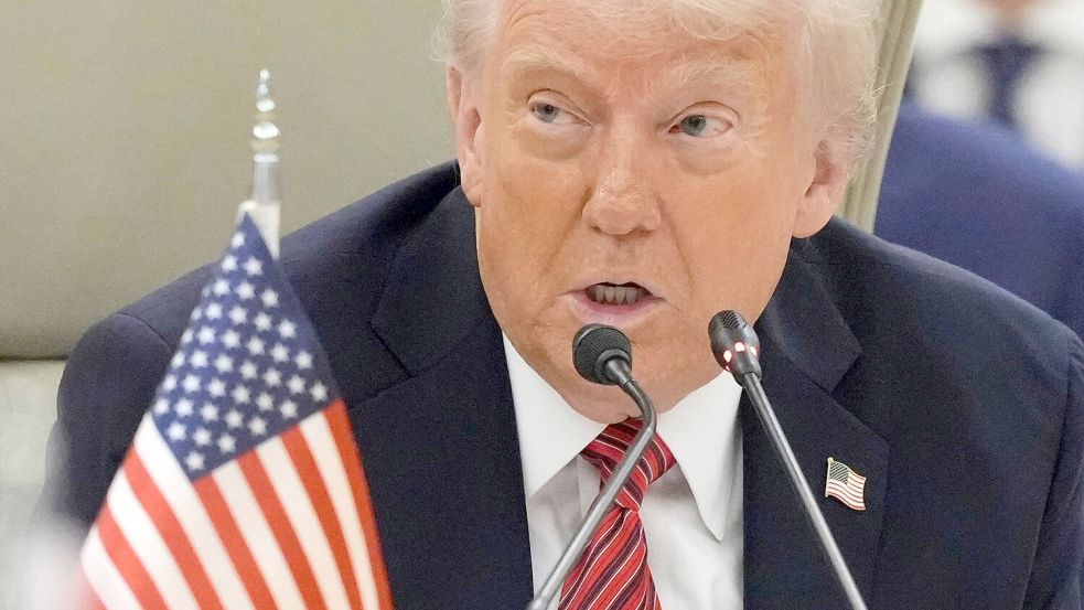 US-Präsident Trump präsentiert sich beim Thema der israelisch-arabischen Beziehungen als Friedensstifter. Foto: Alex Brandon/AP/dpa