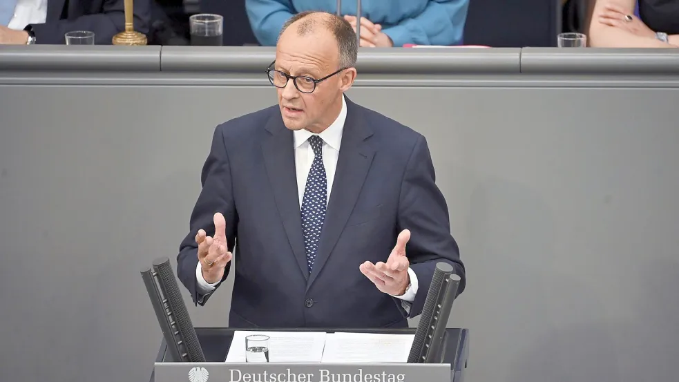 Merz verspricht in seiner ersten Regierungserklärung unter anderem „Wohlstand für alle“. Foto: Katharina Kausche/dpa