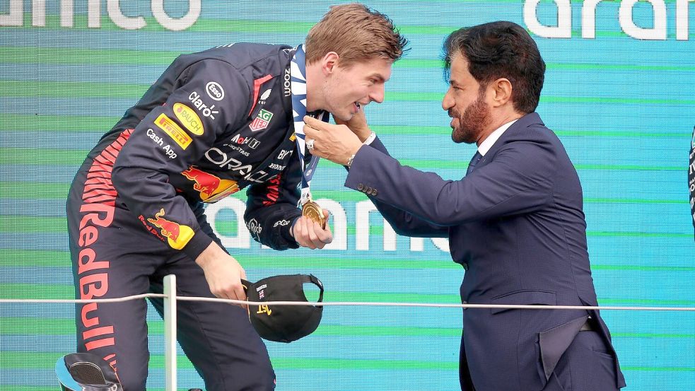 Teilsieg für Max Verstappen und Kollegen: Fia-Präsident Mohammed Ben Sulayem lenkt im Strafen-Streit ein. Foto: Nigel French/Press Association/dpa
