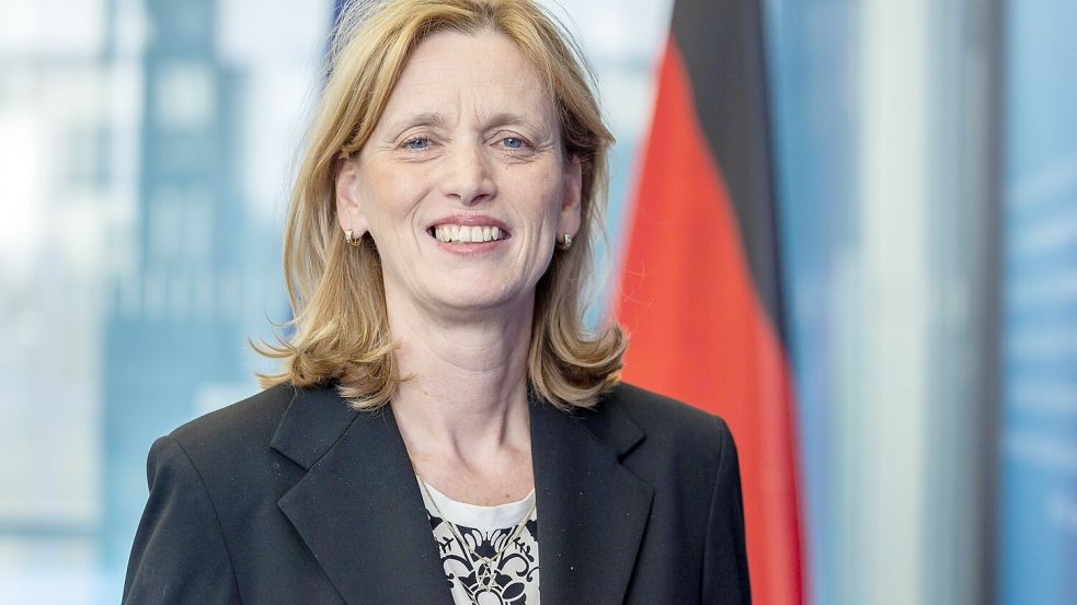 Kaum im neuen Amt, wird sie schon für noch Höheres gehandelt: Bundesbildungsministerin Karin Prien. Foto: imago/Revierfoto