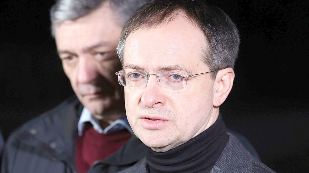 Am Kopf der russischen Delegation steht Putin-Berater Wladimir Medinski Foto: Maxim Guchek/BelTA/AP/dpa