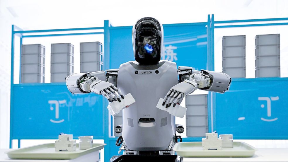 Chinas Roboterentwickler fokussieren sich auch auf Anwendungsfälle etwa in Fabriken. Foto: Johannes Neudecker/dpa