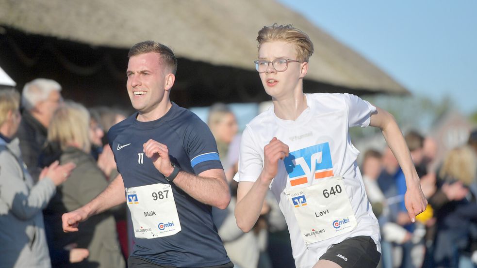 Levi Weber (rechts) war die Überraschung des Ossiloops. Foto: Klaus Ortgies