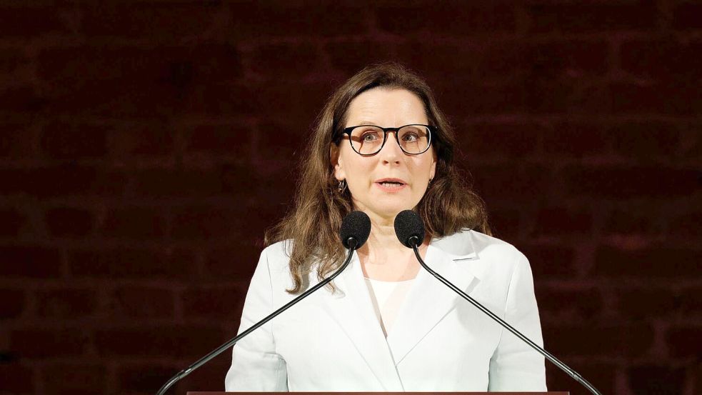 Simone Blaschka, Direktorin des deutschen Auswandererhauses, sieht Parallelen zwischen den Motiven früherer Auswanderer und heutiger Auswanderungswilliger. (Archivbild) Foto: Friso Gentsch/dpa