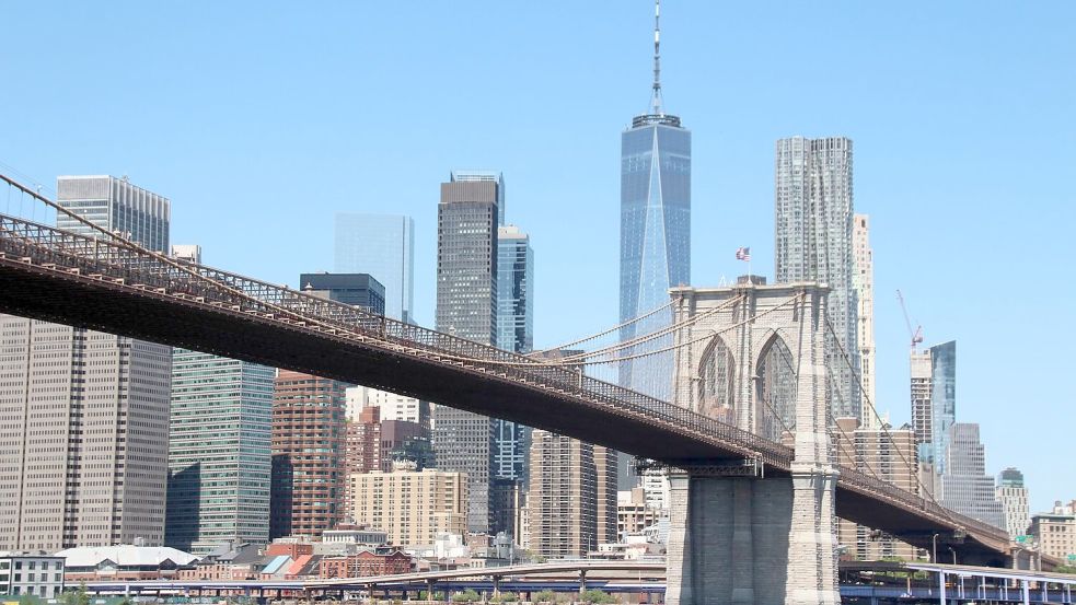 Die Brooklyn Bridge in New York wurde am Abend zum Unglücksort. (Archivbild) Foto: Christina Horsten/dpa
