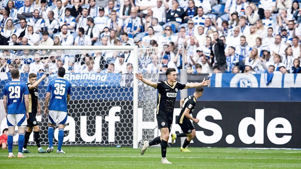 Elversberg trat auf Schalke unerschrocken auf. Foto: Bernd Thissen/dpa