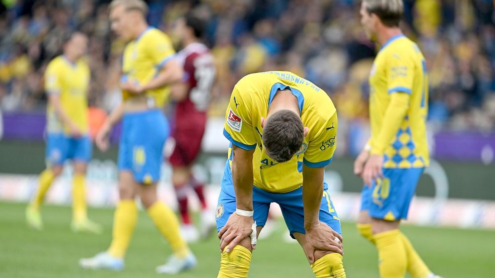 Vorgeführt: Braunschweig muss in die Relegation. Foto: Swen Pförtner/dpa