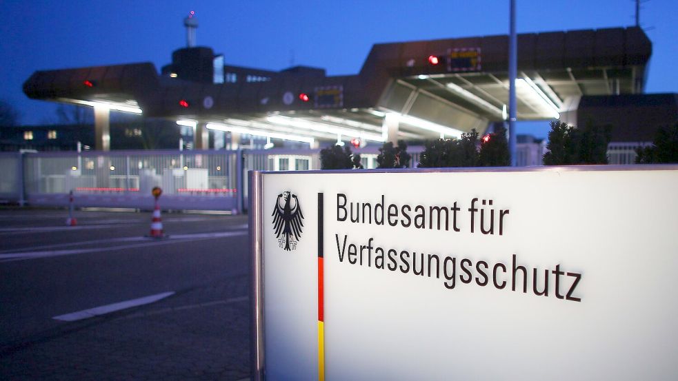 Das Bundesamt für Verfassungsschutz hat wegen des laufenden Verfahrens gegenüber dem Gericht eine sogenannte Stillhaltezusage abgegeben (Symbolbild) Foto: Oliver Berg/dpa