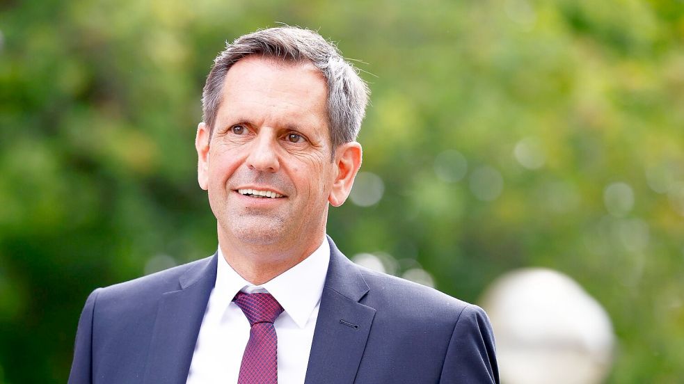 Olaf Lies übernimmt das Amt des Ministerpräsidenten vom langjährigen Regierungschef Stephan Weil. Foto: Moritz Frankenberg/dpa