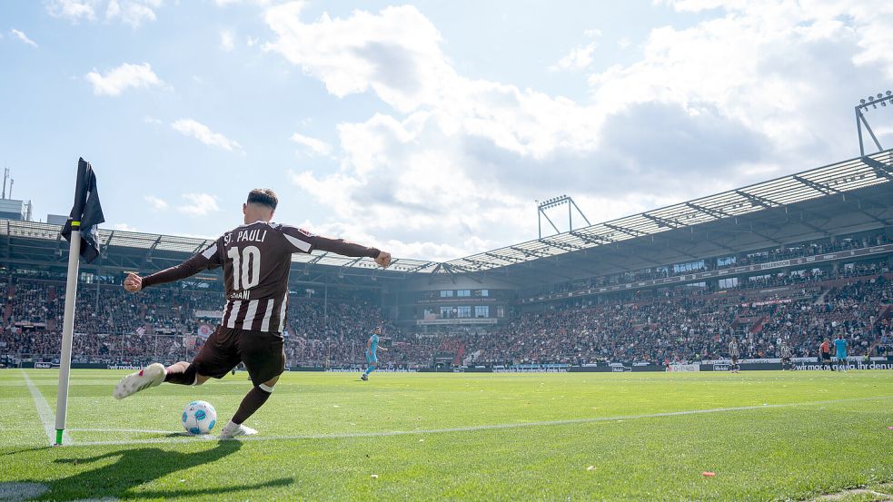 Der FC St. Pauli trifft am 6. Juli am Auricher Ellernfeld auf den FC St. Pauli. Foto: Imago.