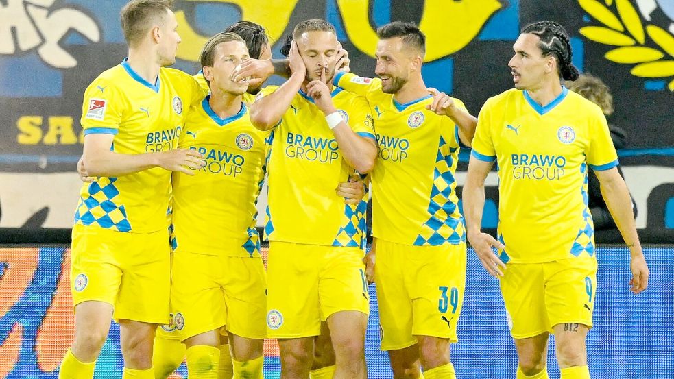 Eintracht Braunschweig hat das Relegationshinspiel zur 2. Bundesliga beim 1. FC Saarbrücken gewonnen. Foto: Uwe Anspach/dpa