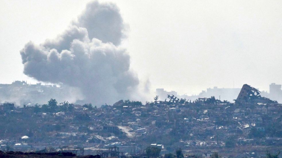 In den vergangenen Tagen waren aus dem Küstengebiet täglich Dutzende Tote gemeldet worden. (Archivbild) Foto: Leo Correa/AP/dpa
