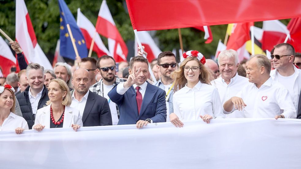Der proeuropäische polnische Präsidentschaftskandidat Rafal Trzaskowski beim „Großen Marsch der Patrioten“ in Warschau. (Foto aktuell) Foto: Leszek Szymanski/PAP/dpa