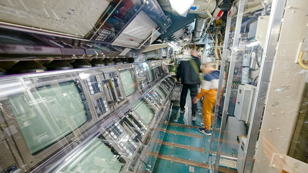 In den vergangenen Monaten wurde das 48 Meter lange und 350 Tonnen schwere Unterseeboot aufwendig für die Eröffnung vorbereitet. Foto: Uwe Anspach/dpa
